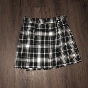 black plaid skirt